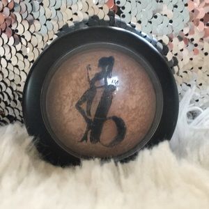 be a bombshell cosmetics “heat wave” baked bronzer